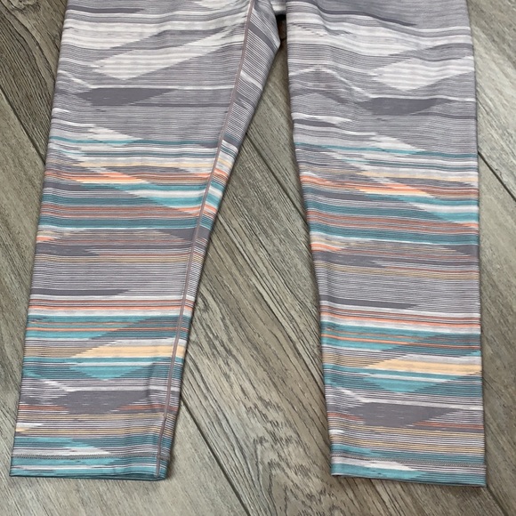 Prana Pillar Printed Capri Leggings - Picture 3 of 8